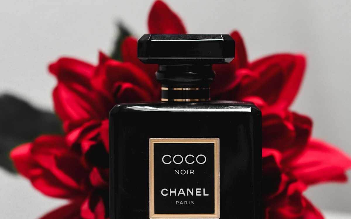 لایه‌گذاری عطر؛ هنر ساخت امضای شخصی